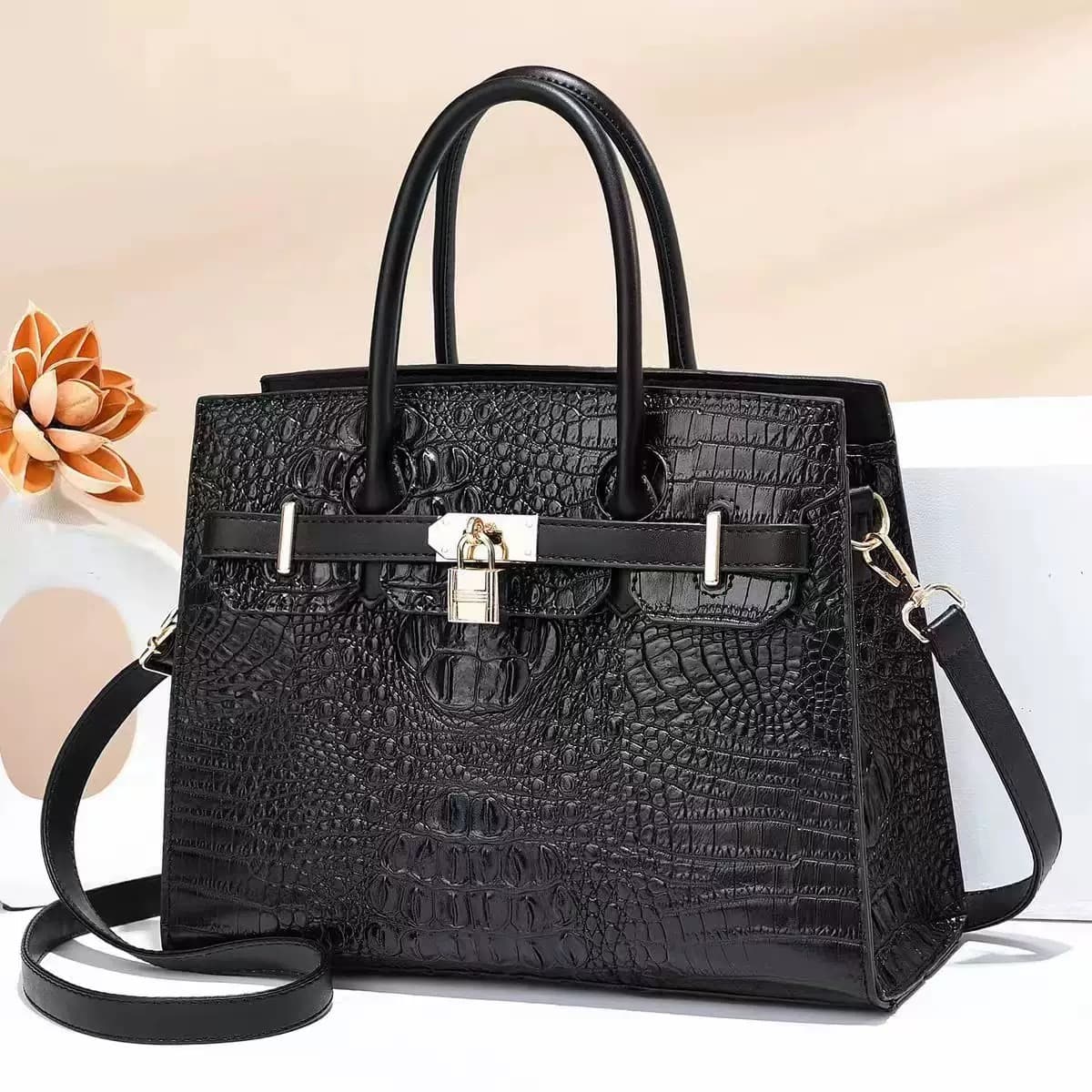 Fashion New style trendy handbag new factory temperament mother Lady bag shoulder messenger bag direct sales texture