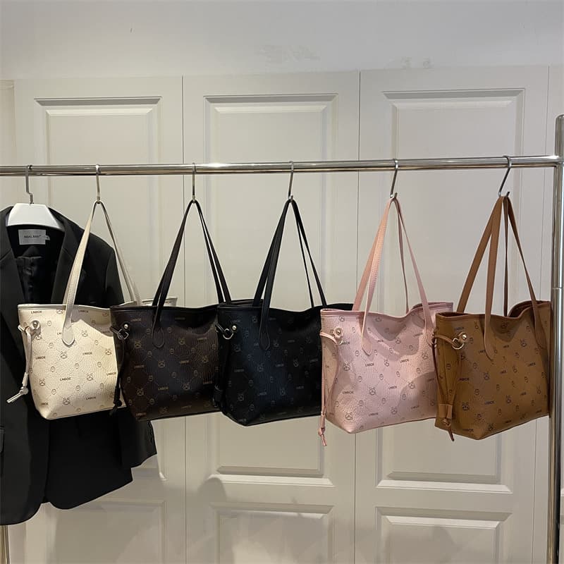 Foreign trade high-capacity Tott package print shoulder bag 2026 new bag trend wild one shoulder bag