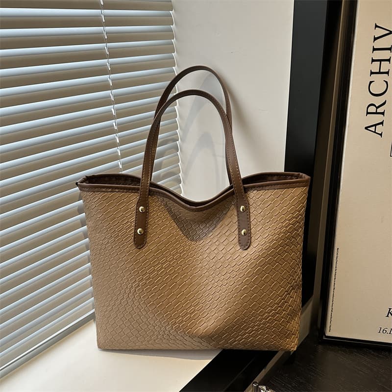European and American Woven Fashion Texture Shoulder Bag New Trendy Simple Casual Shoulder Large Capacity Tote Bag for Women