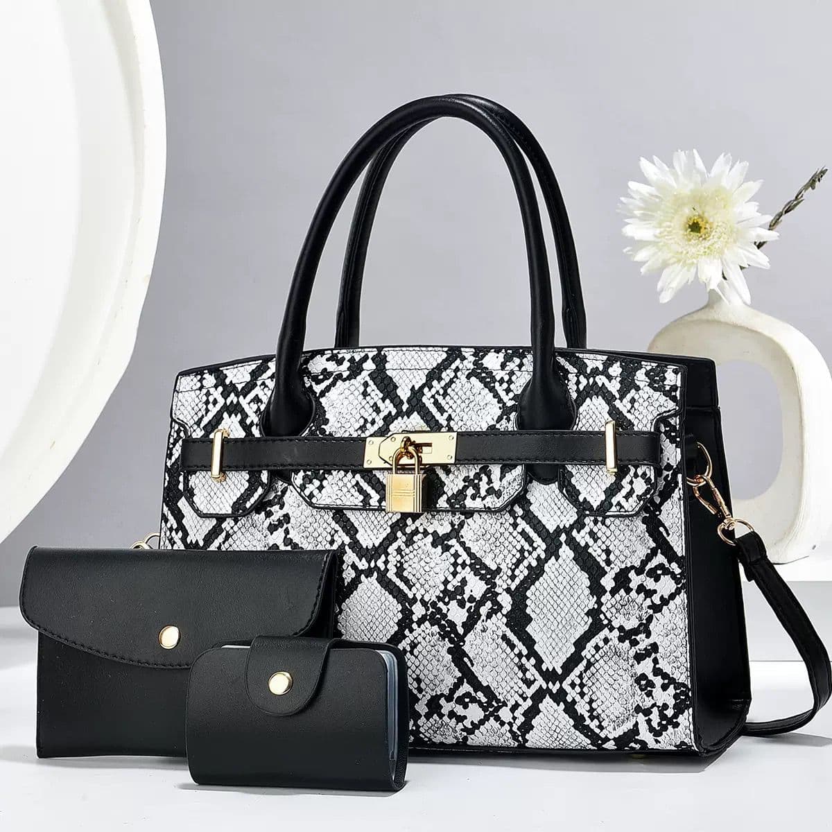 New Women's Bag Fashion All-match Casual Western Style Fashion High-end Sense Large Capacity Shoulder Crossbody Niche