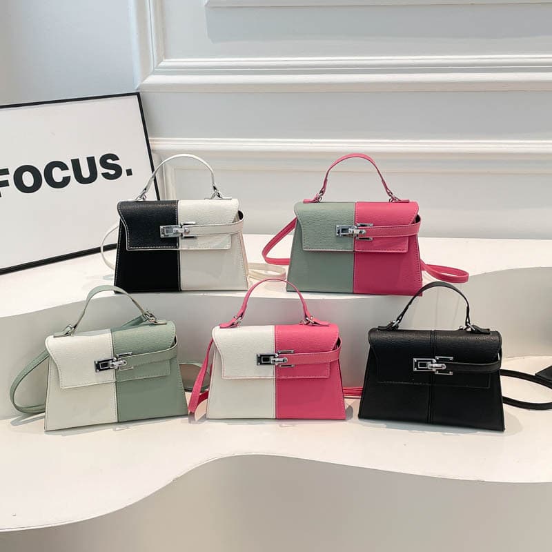 This year's popular Korean version of the handbag package female bag Spring new stitching color shoulder bag wildernes