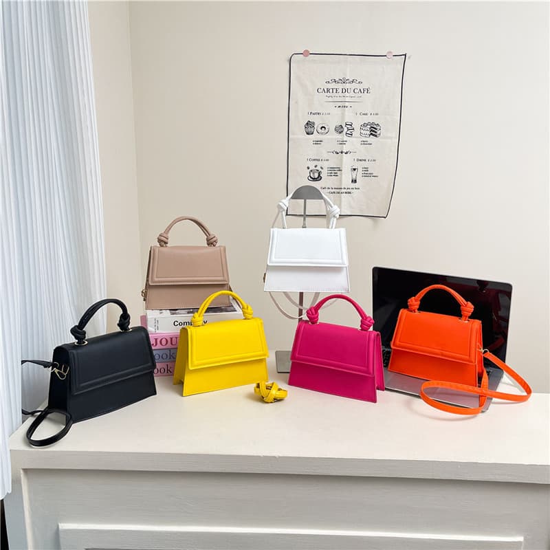 Trendy and Stylish Small Handbag for Women New Fashion Chic Small Square Bag Autumn Solid Color Textured Crossbody Bag