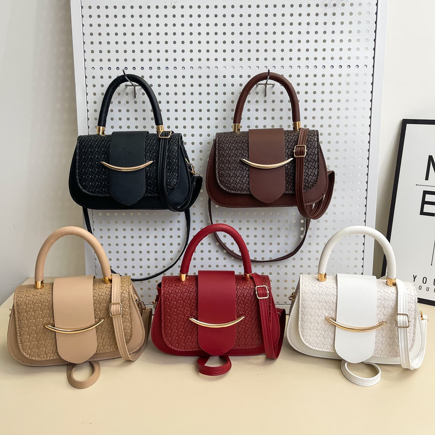 New niche fashion women's bag trend one-shoulder armpit bag good-looking versatile casual small square bag cross-body bag