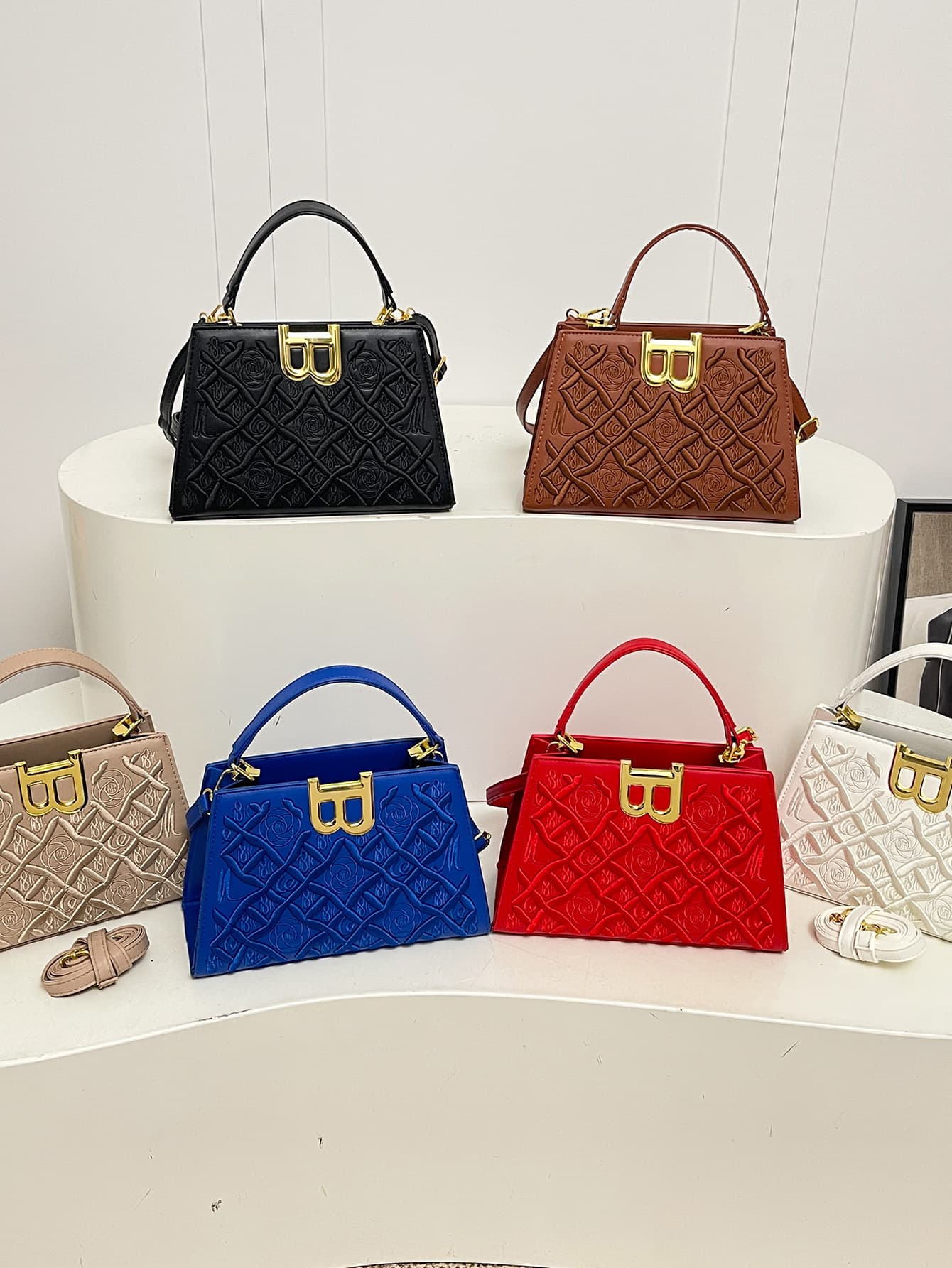 Casual and Simple Women's Handbag, Fashionable and Stylish, Large Capacity, Textured Shoulder Bag, High-End Embroidered Women's Bag