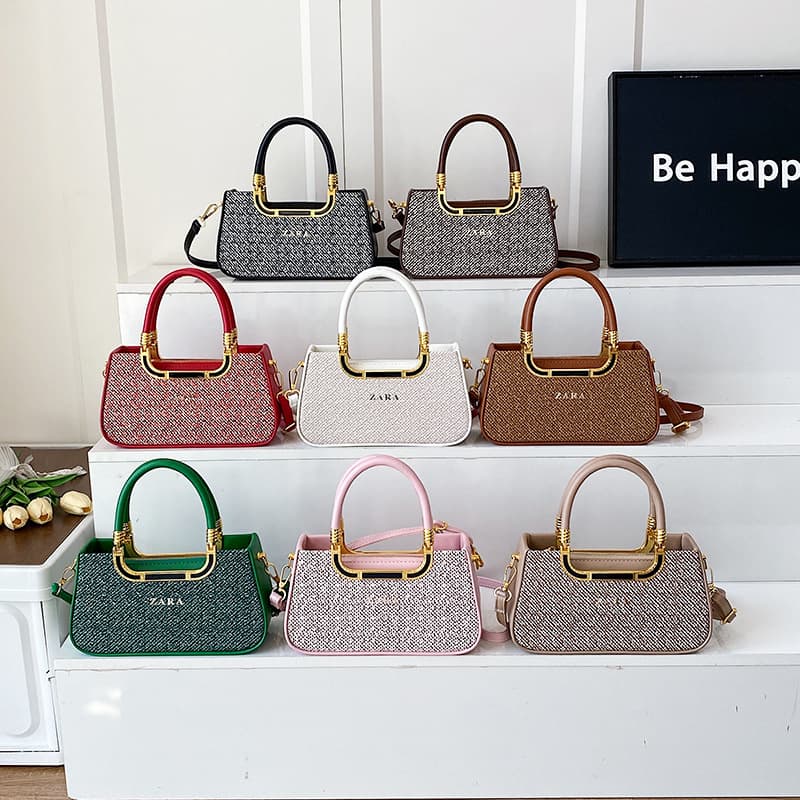 Exquisite shoulder bag Messenger bag women's bag ladies wild temperament new Korean version of the simple atmosphere hand bag package women