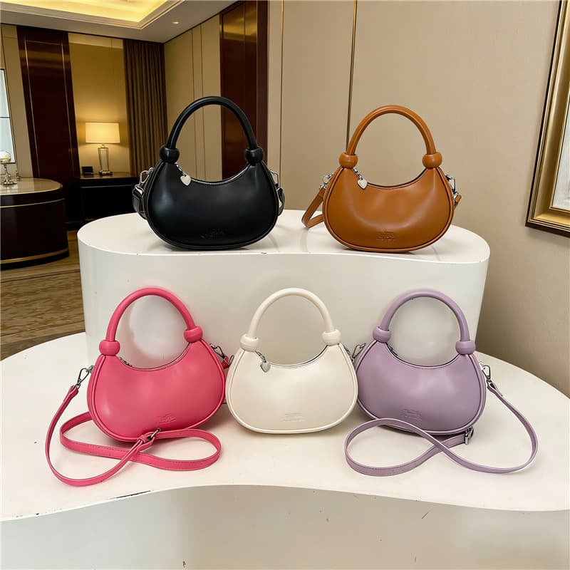 Cross-border niche design ladies hand bag hundred tie quality single shoulder moon bright bag out to mention the Moon tooth bag