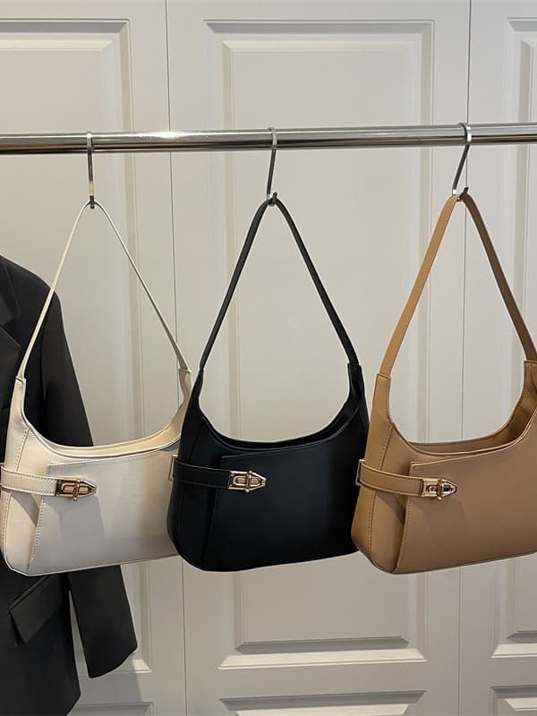 Niche Design Textured Armpit Bag Winter New Elegant Versatile Commuter Shoulder Bag Black Handheld Small Bag