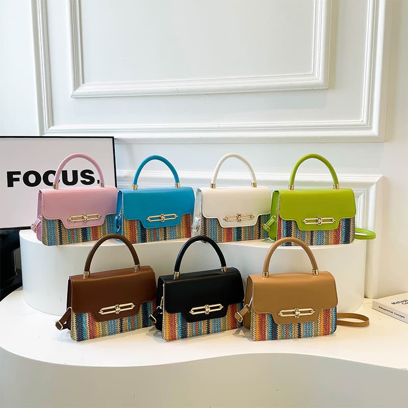 Wholesale Korean version of the bracelet handbag package female bag summer new color light luxury shoulder bag commuter Messenger bag