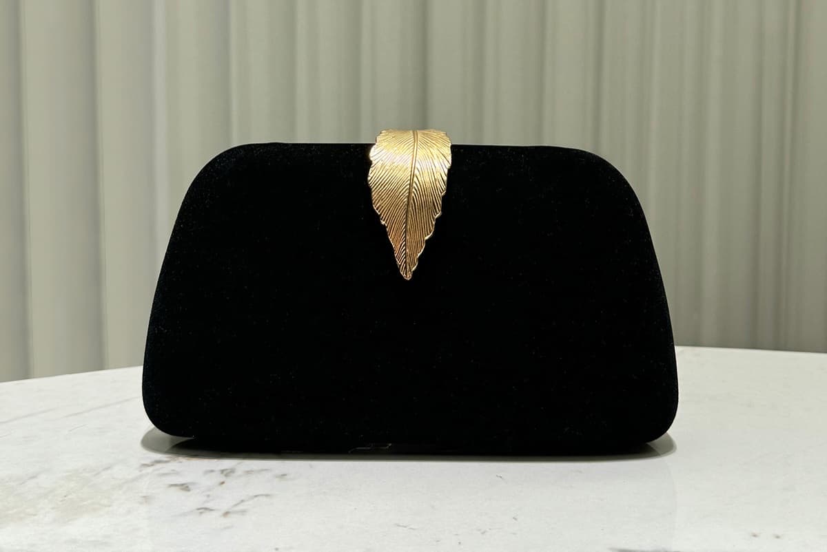 Black Vintage Velvet Fabric Leaf Buckle Dinner Bag Women's Fashionable Elegant Clutch Bag Socialite Small Square Bag