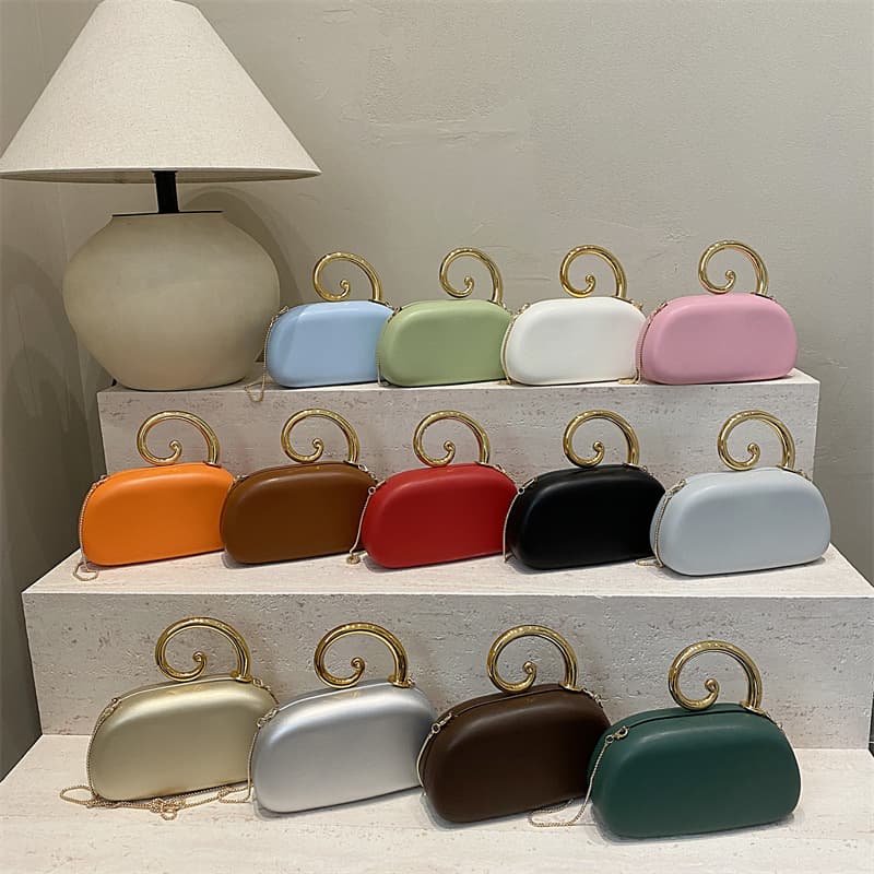 Wholesale Dinner Bag Championship New Hand Take Europe and America Fashion Box Acryl Chain Shoulder Bag