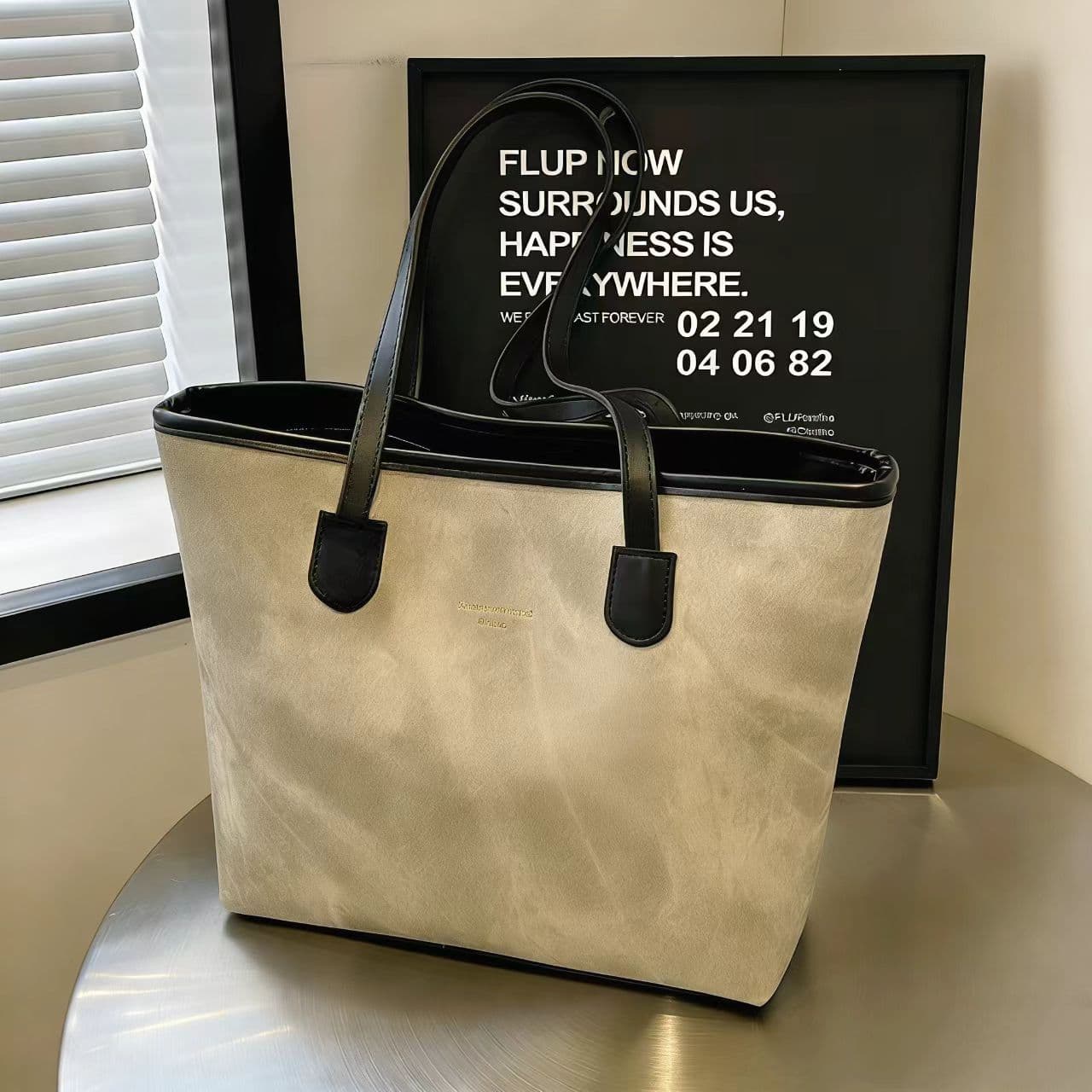 New Style College Student Commuting Tote Bag, High-End, Fashionable, Casual Shoulder Handbag, Large Capacity for Women