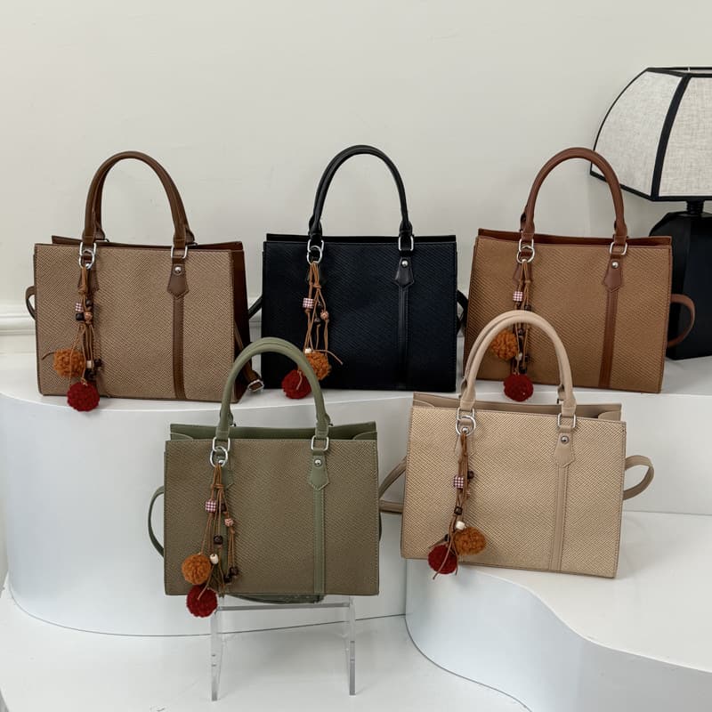 Fashionable and Stylish Casual European and American Large-Capacity Pendant Pendant Simple and Trendy Single-Shoulder Crossbody Handbag for Women